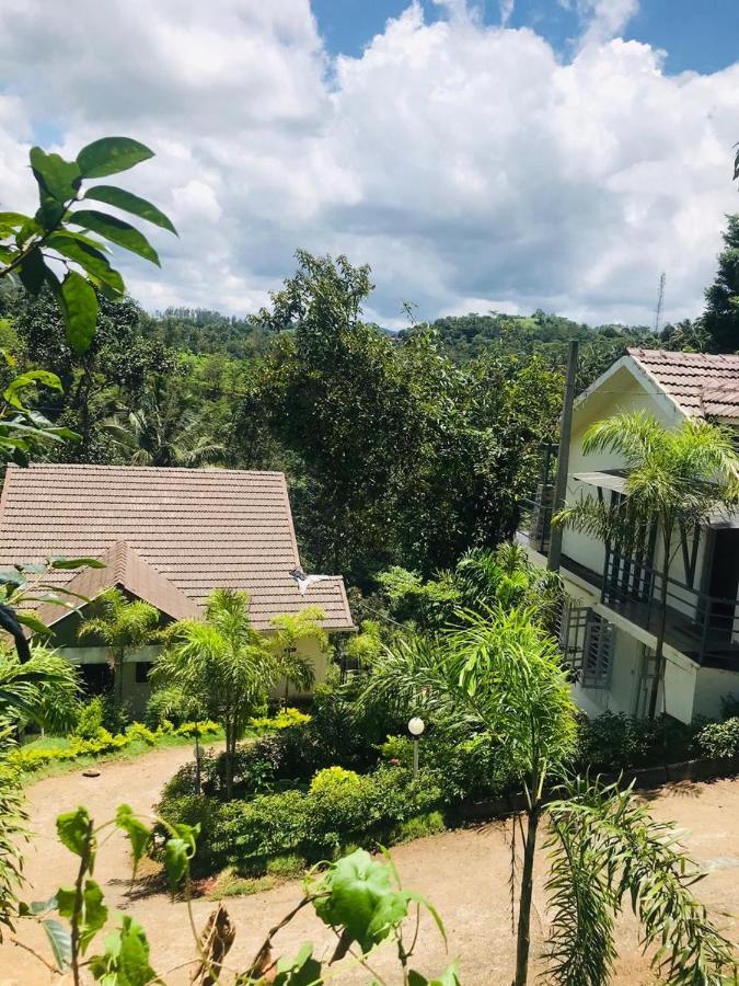 Letstay Vythiri Hill Palace Екстериор снимка