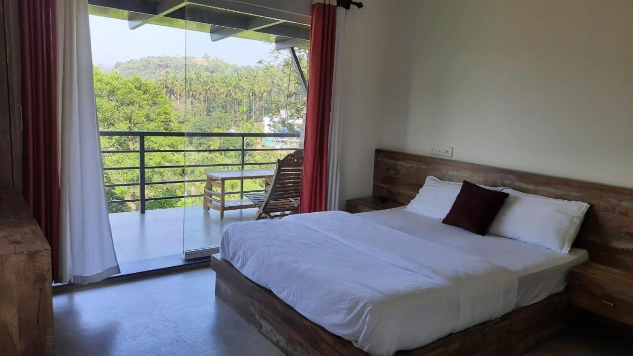 Letstay Vythiri Hill Palace Екстериор снимка