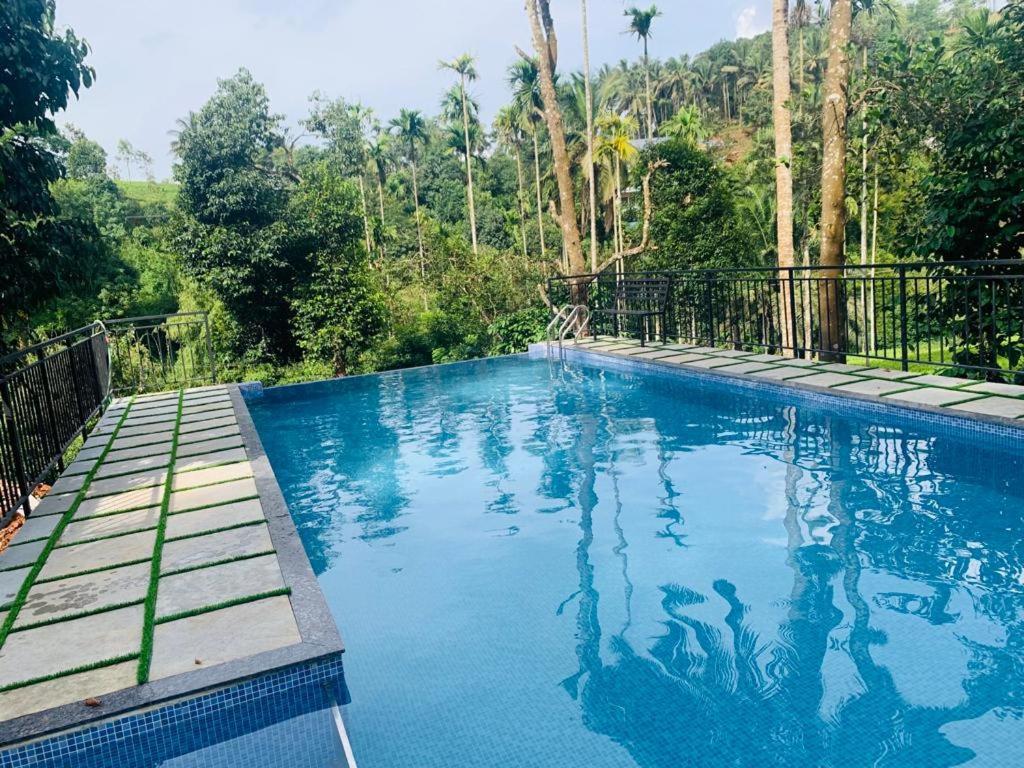 Letstay Vythiri Hill Palace Екстериор снимка